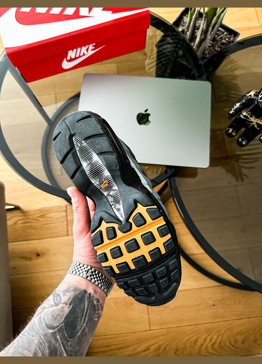 Чорні Осінні кросівки чоловічі nike air max 95 "black hyper crimson" | найк аір макс 95 чорні No Brand