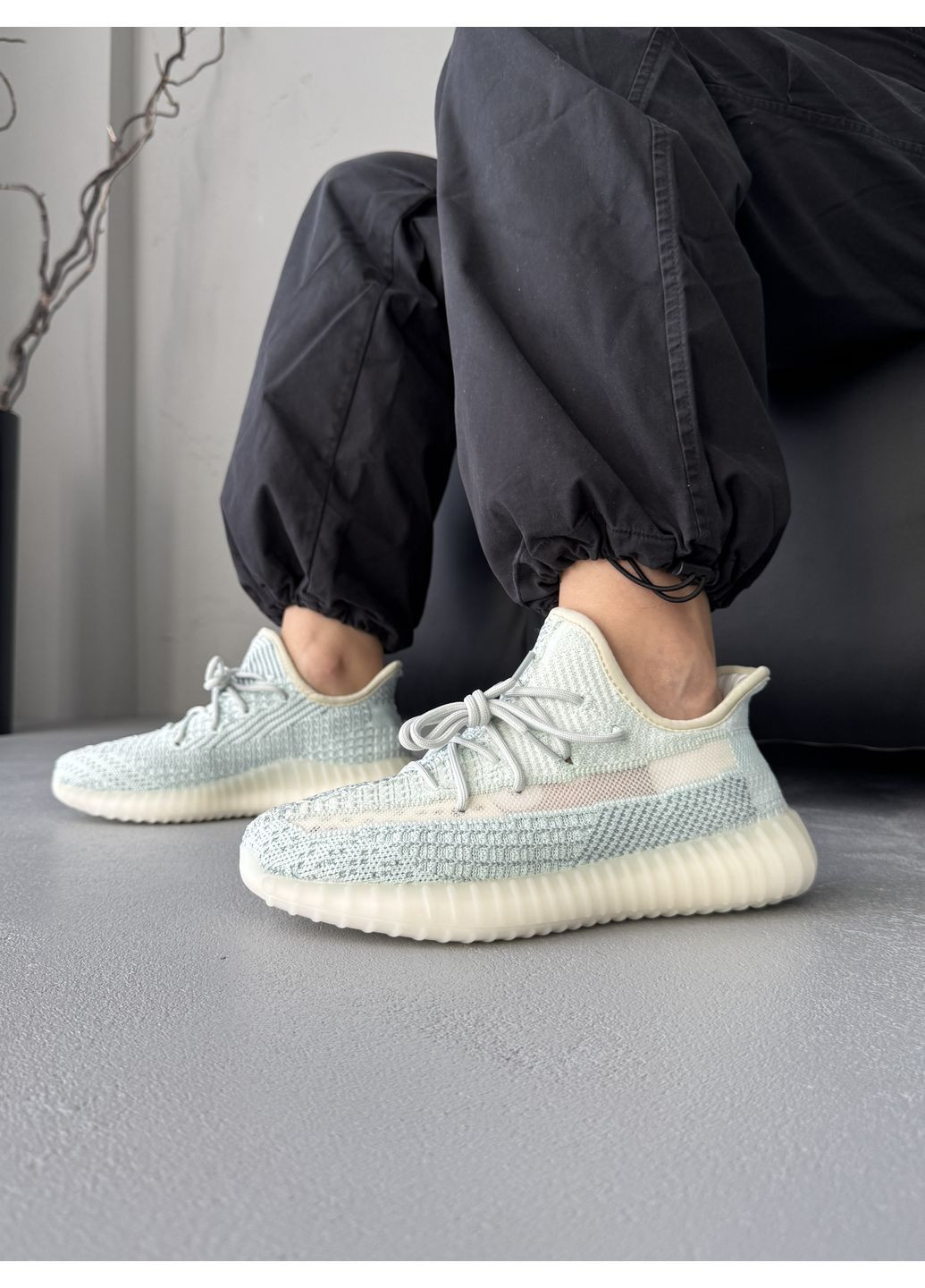 Кросівки жіночі і чоловічі adidas Yeezy 350 V2, Cloud White | Адідас Ізі 369 білі демісезони (370709442)
