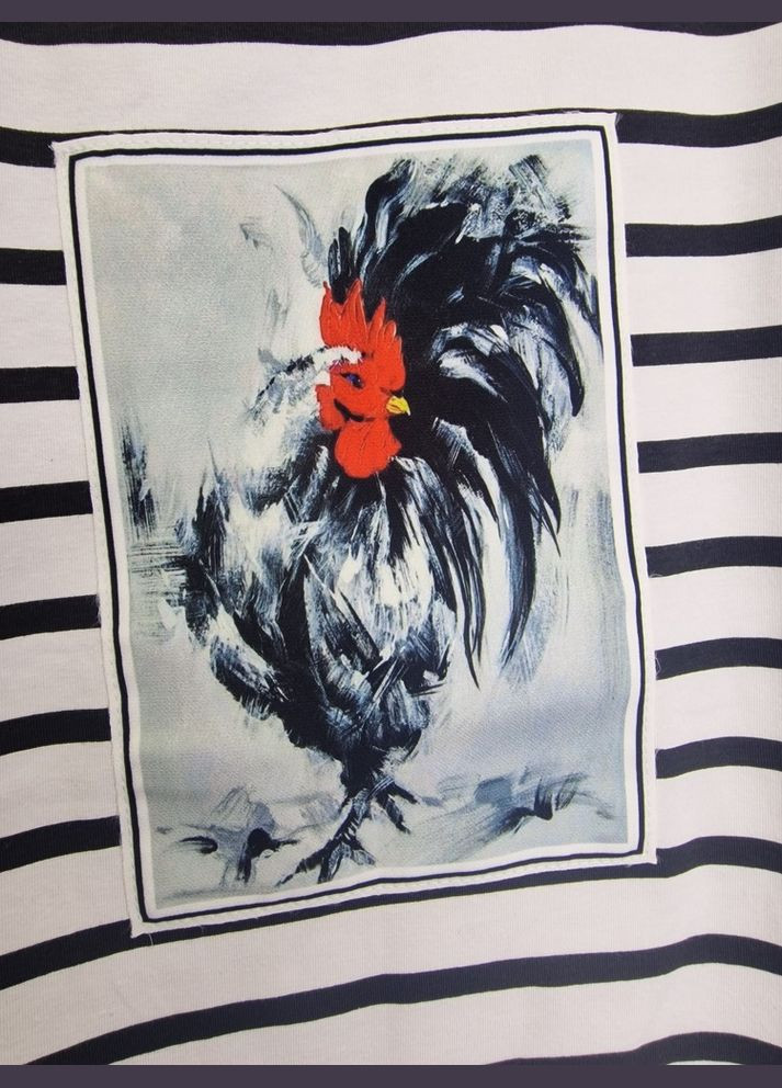 Женская футболка в полоску с принтом петушка MKKS280125-2 KAPTSOVA - (336933458)