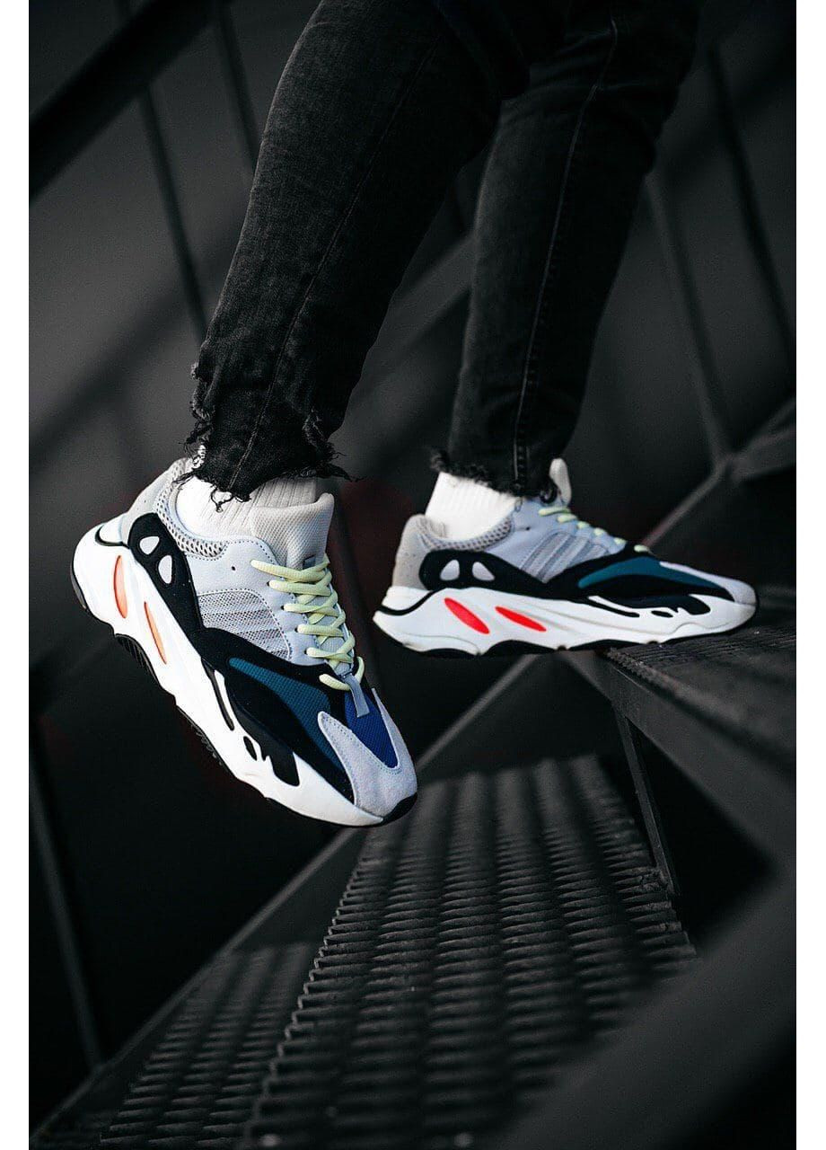 Цветные демисезонные кроссовки мужские adidas yeezy boost 700 v1 wave runner solid адидас изи буст No Brand