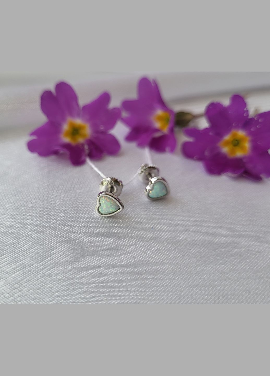 Срібні сережки гвоздики на закрутках Серце з білим опалом срібло 925 проби Родоване ск2опБ/1185 No Brand (306742861)