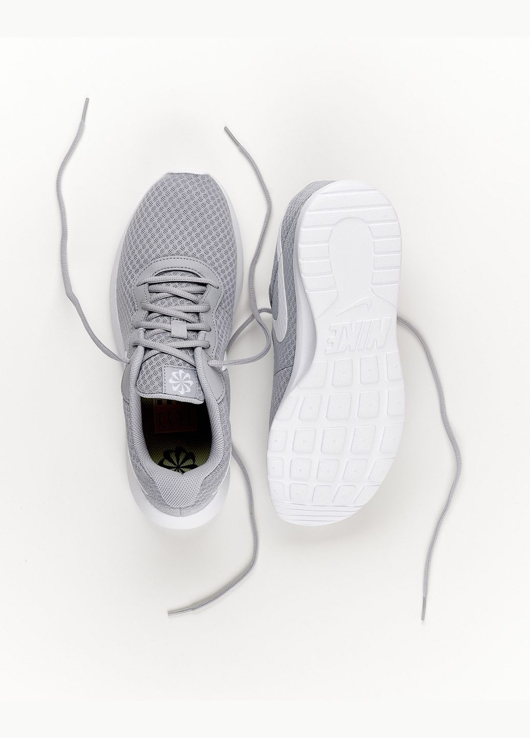 Серые всесезонные мужские кроссовки tanjun dj6258-002 лето текстиль сетка серые Nike