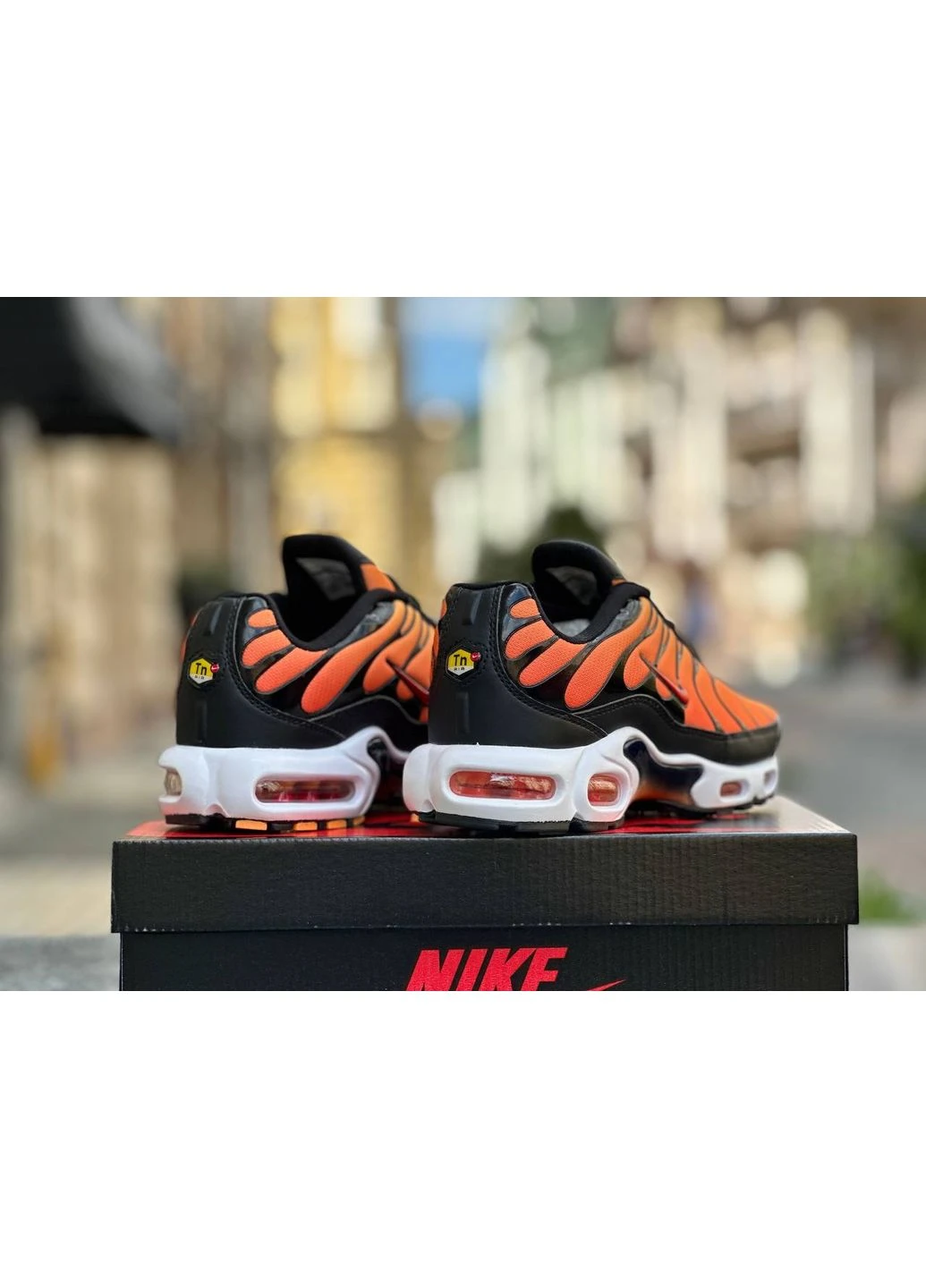 Помаранчеві кросівки чоловічі nike air max plus tn orange найк аір макс тн плюс помаранчеві демісезон No Brand