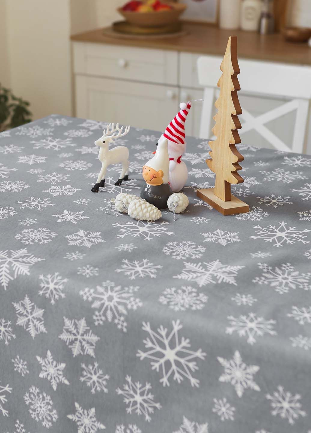 Новогодняя скатерть хлопковая "Снежинки белые (на сером)" 1.5м х 1.8м (средний стол) Homedec - (366734891)