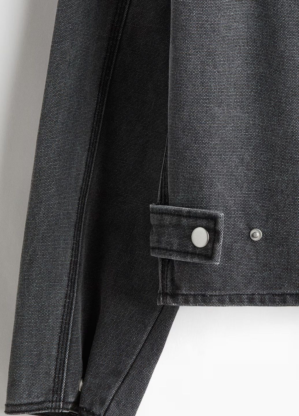 Черная демисезонная куртка H&M