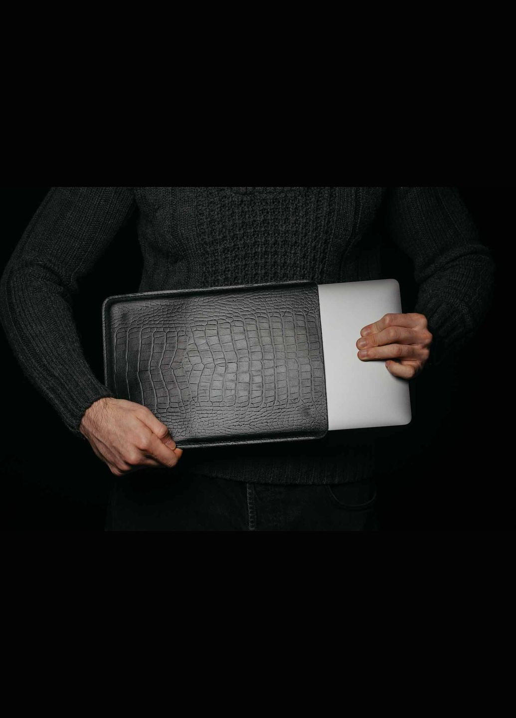 Шкіряний чохол для MacBook FlatCase Чорний Кайман 16 Skin and Skin (290850401)