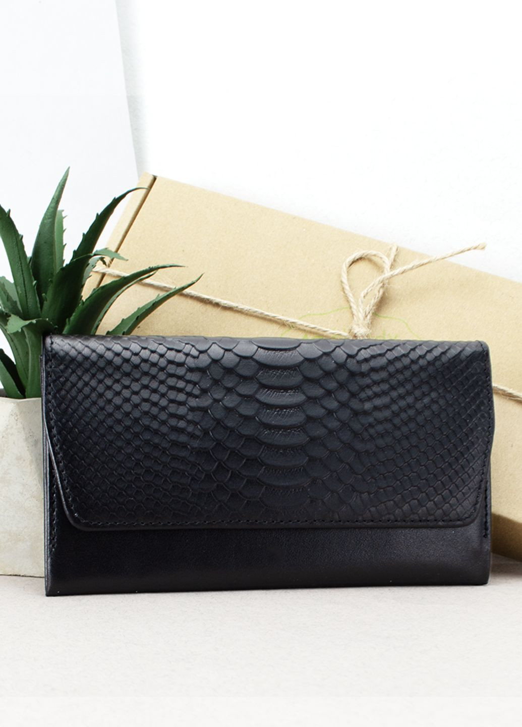 Подарунковий жіночий набір №91: гаманець Leona + обкладинка на паспорт (чорний пітон) HandyCover (283323777)