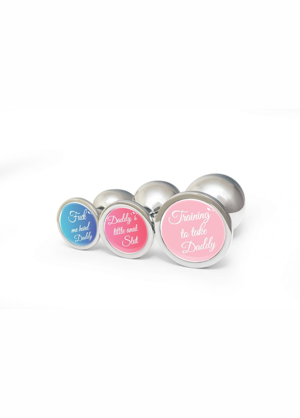 Анальний корок силіконовий з написом «TRAINING TO TAKE DADDY», L, Daddy’s little anal Slut, Велика L, Металева пробка OKOVA (315148779)