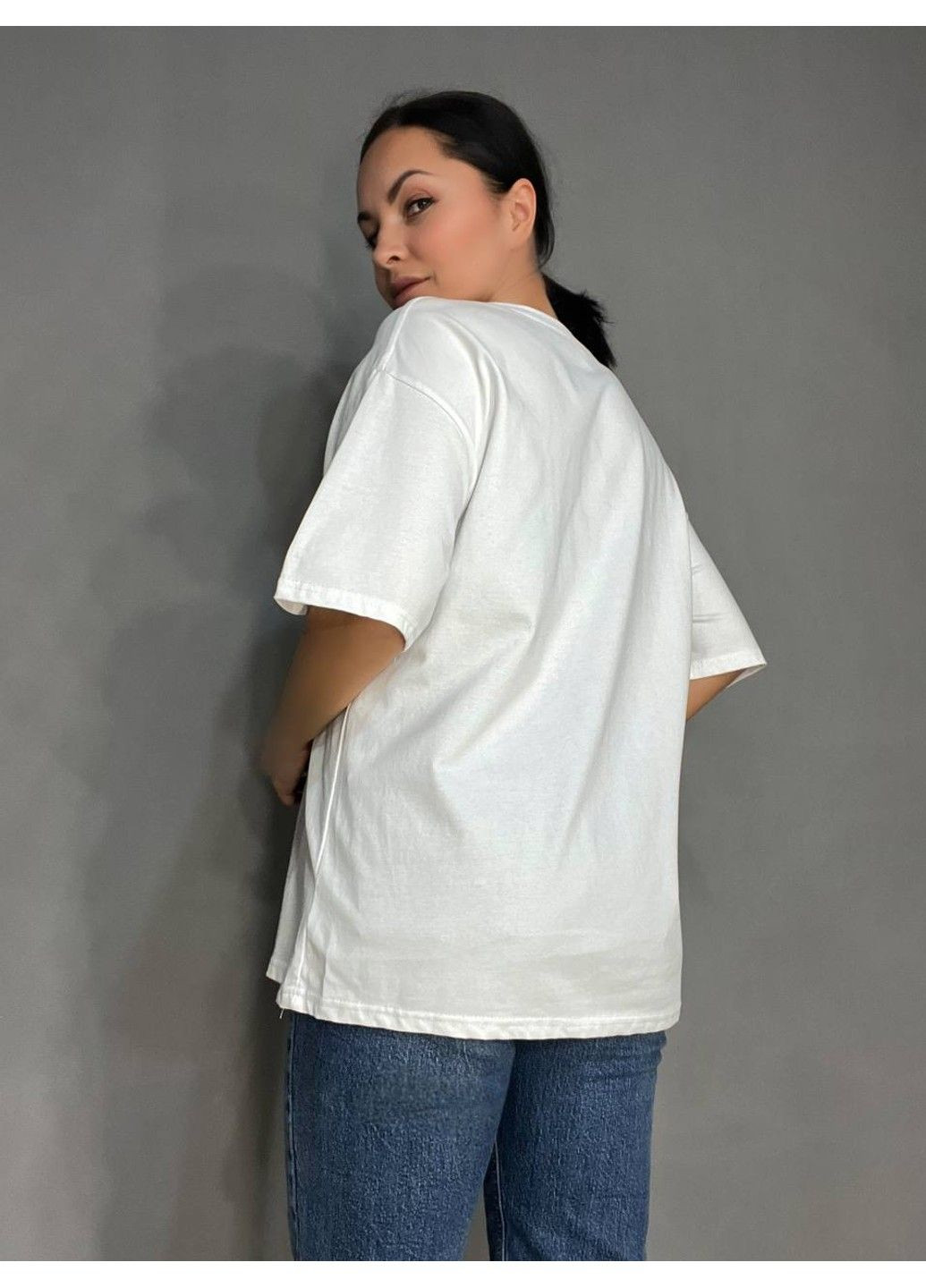 Футболка жіноча YIGOU 23 напис малюнок кролик оверсайз подовжена one size No Brand - (319627282)