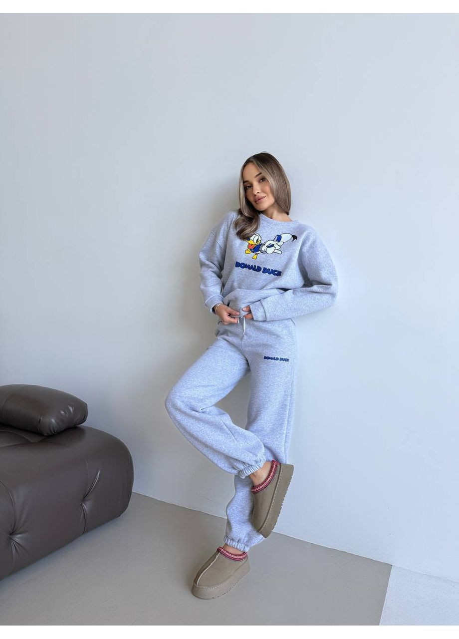 Женский спортивный костюм на флисе с принтом MonCher (373252814)