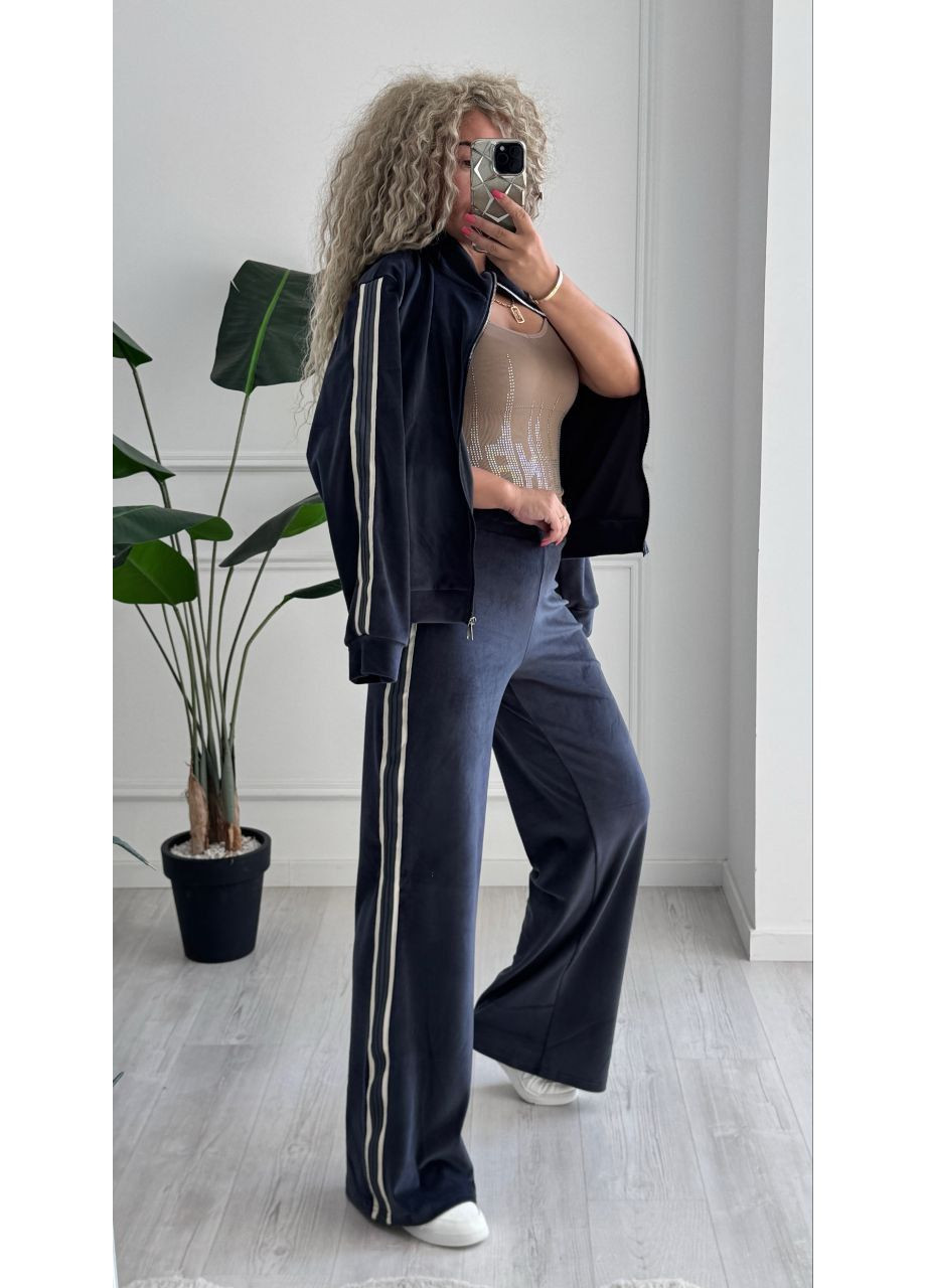 Женский костюм велюровый с лампасами Style Point (354700021)