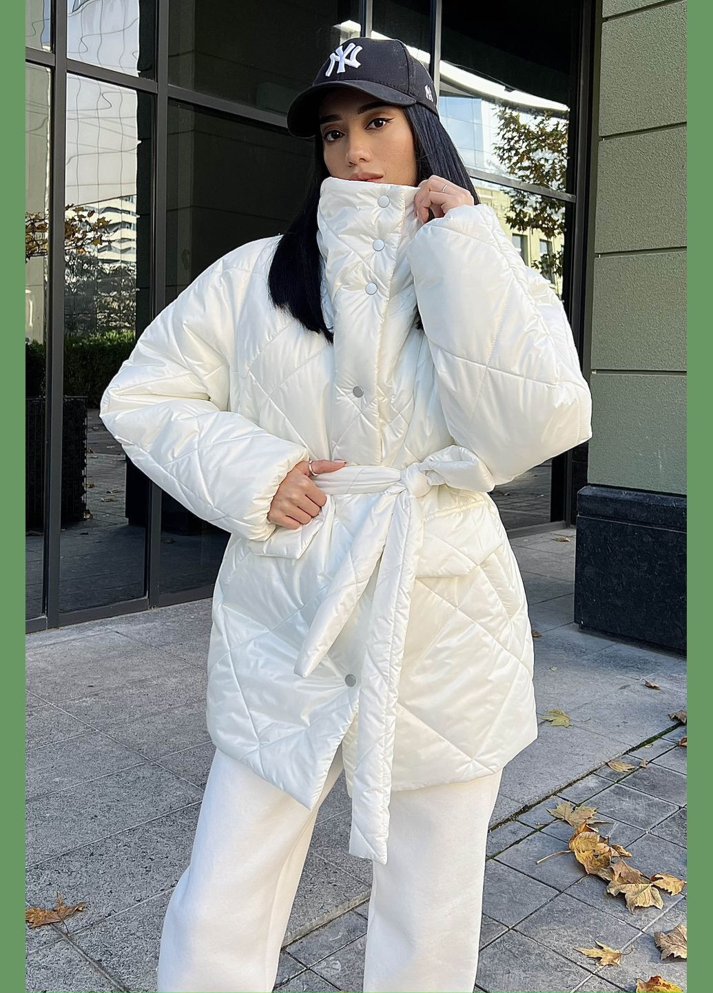 Біла демісезонна демісезонна жіноча куртка Liton