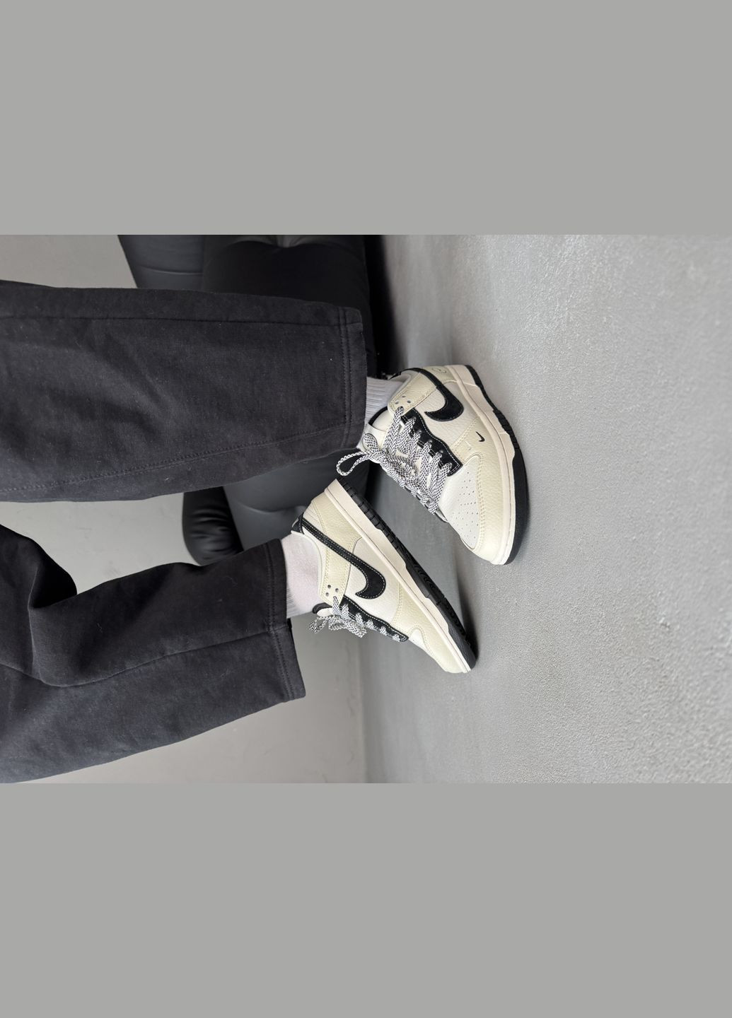 Бежевые демисезонные кроссовки мужские и женские nike sb dunk beige black | найк сб данк низкие бежевые черные No Brand