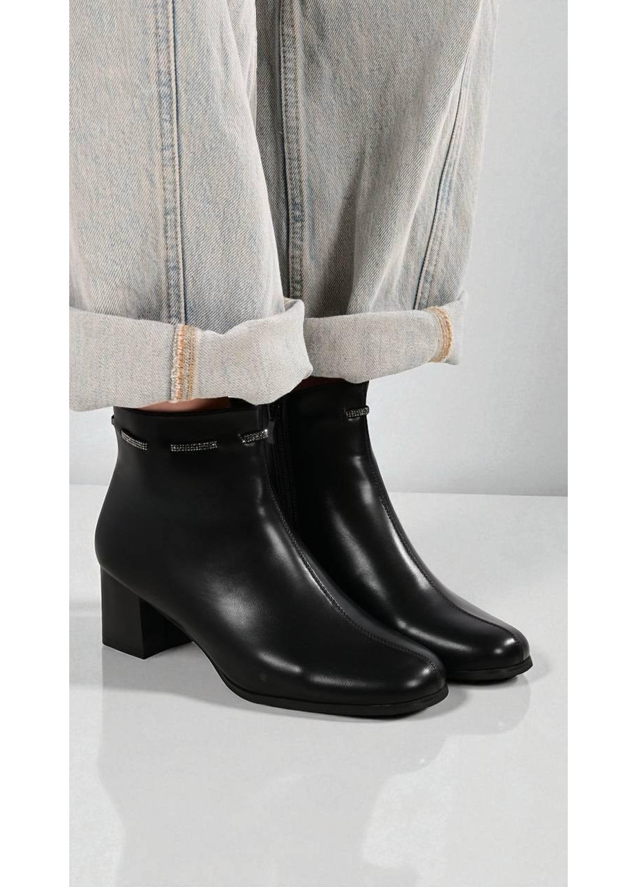 Черные демисезонная ботильоны женские черные демисезонные на каблуке No Brand Ботильони жіночі демісезонні