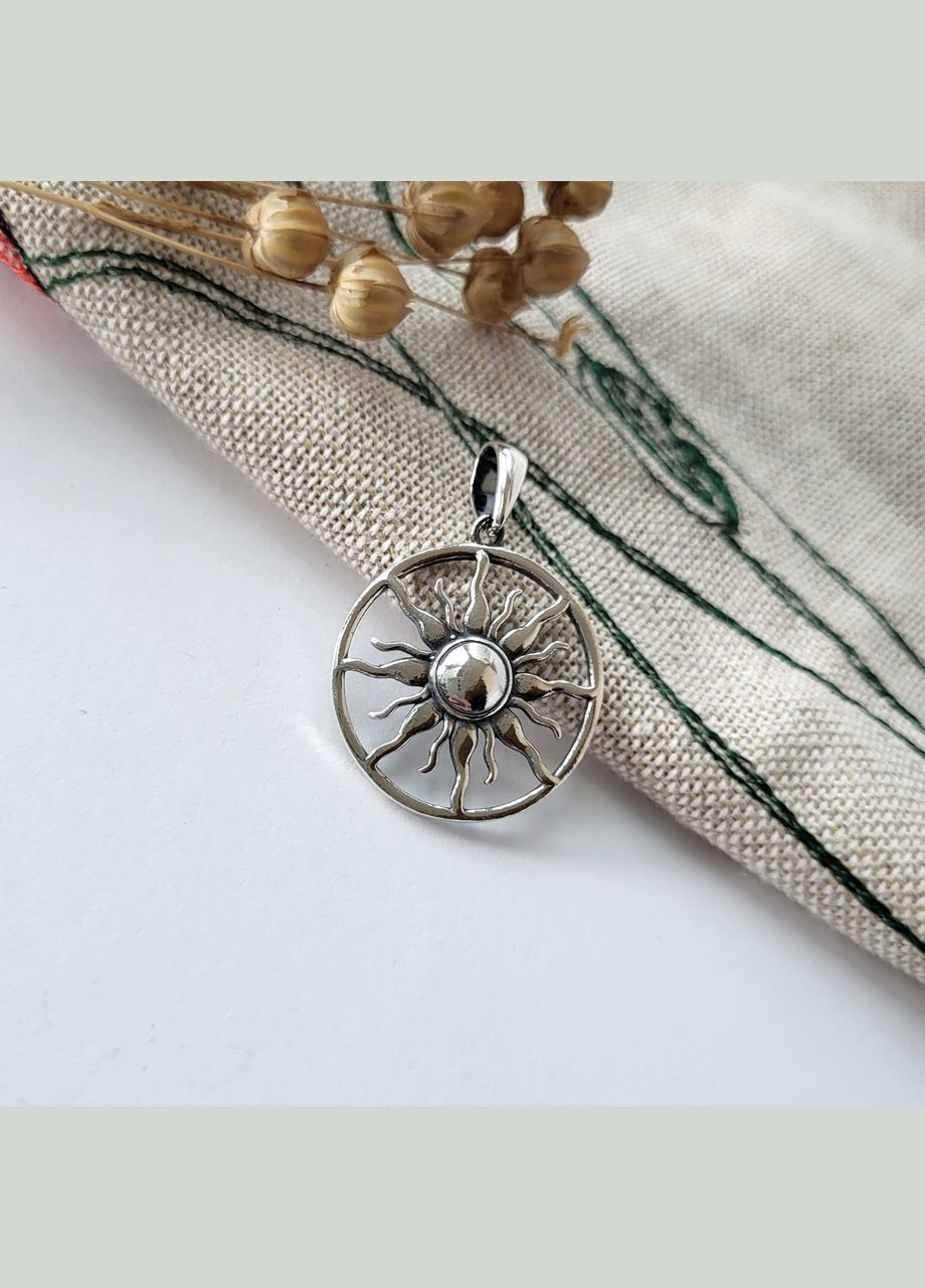 Срібна підвіска підвіс Сонце без каміння срібло 925 проби Чорнене 3291ч 2.70г Nobrand (370438595)