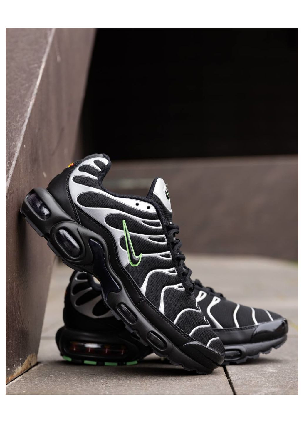 Черные кроссовки No Brand