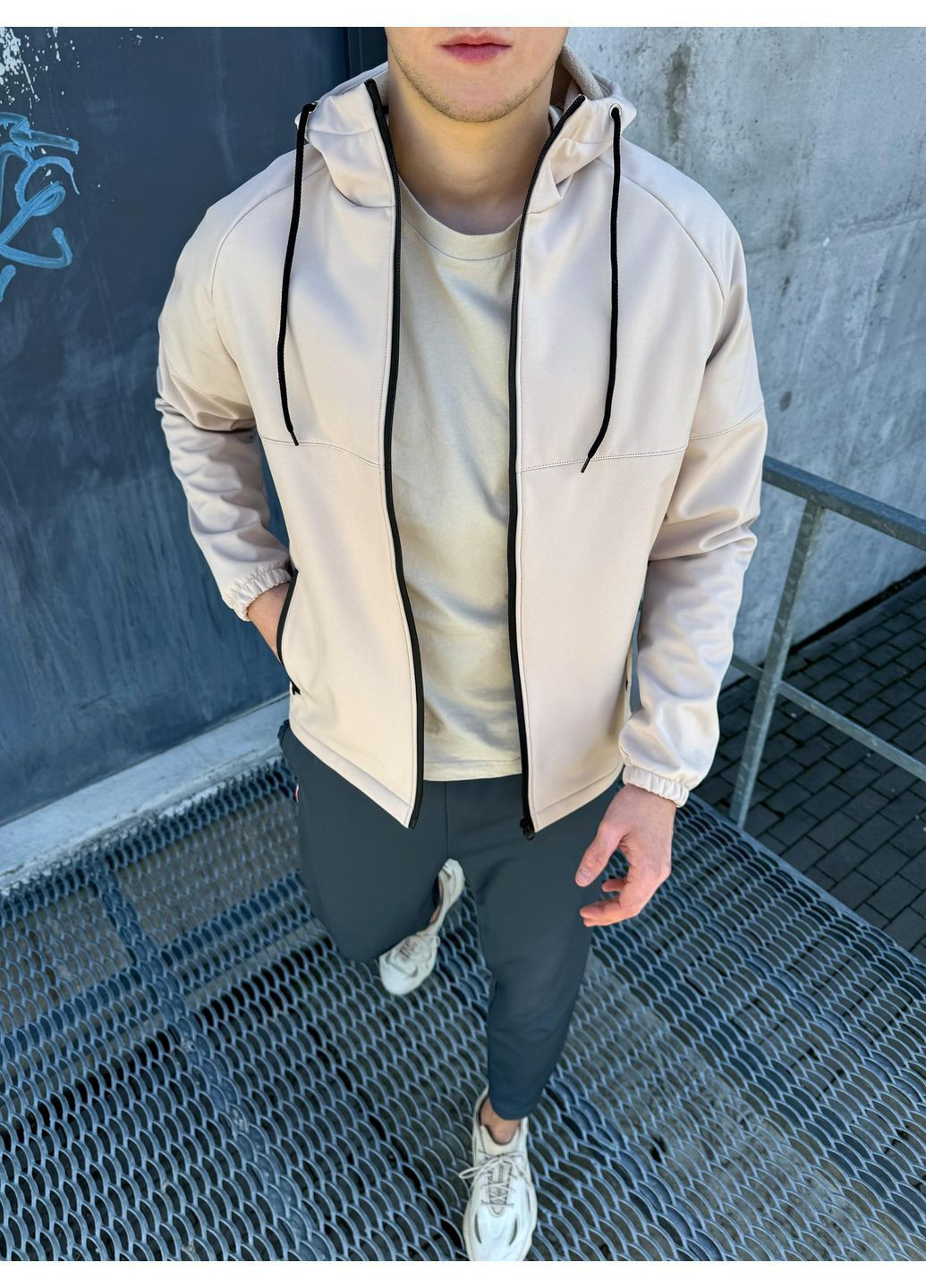 Світло-бежева водовідштовхувальна куртка прайм No Brand