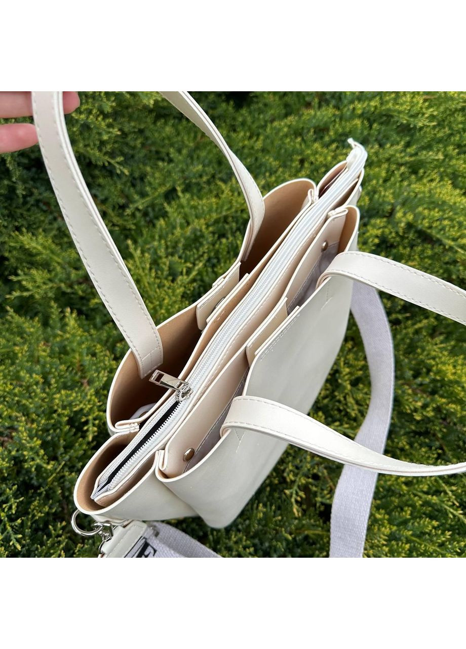 Жіноча сумка на плече еко-шкіра сірого кольору класична з брелоком ProDobro (363136262)