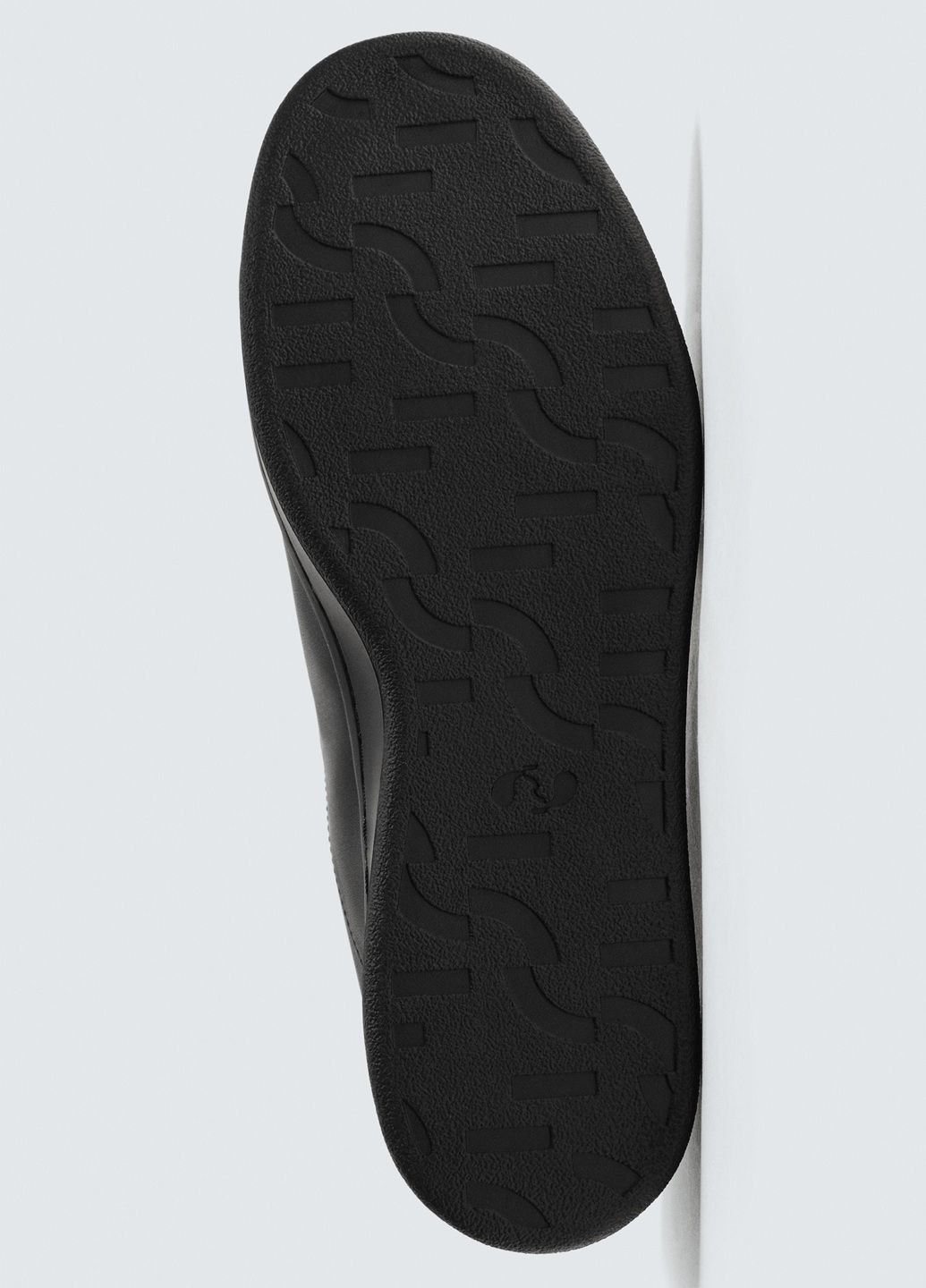 Черные демисезонные кроссовки Zara