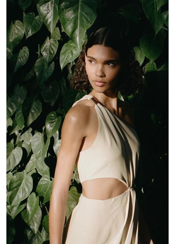 Бежевое платье мди с вырезом Zara