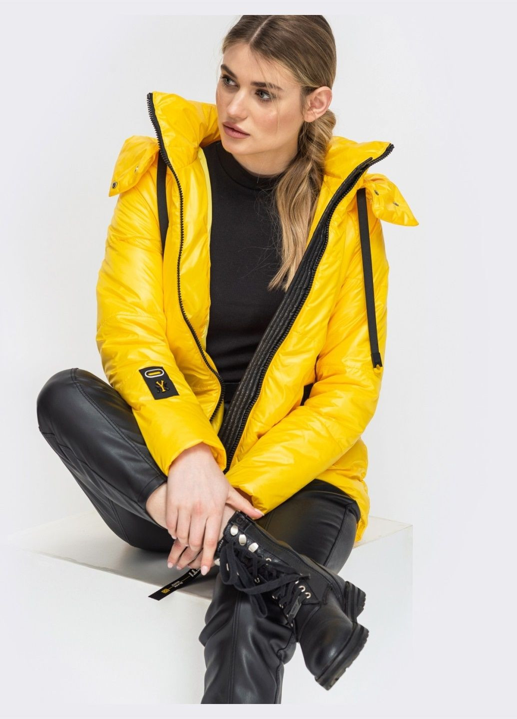 Желтая демисезонная демисезонная куртка с удлиненной спинкой желтая Dressa