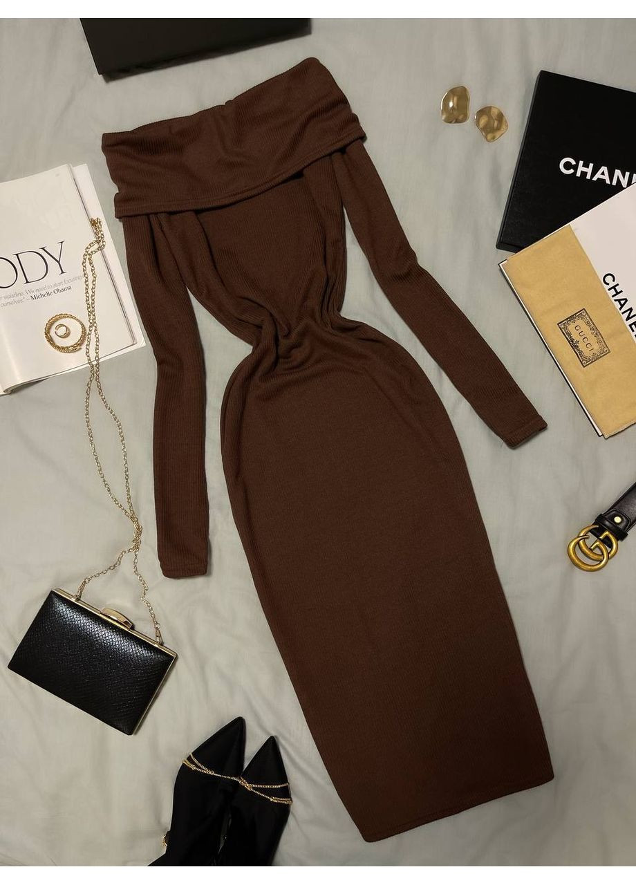 Темно-коричнева кежуал жіноча сукня міді в рубчик з відкритими плечима MonCher