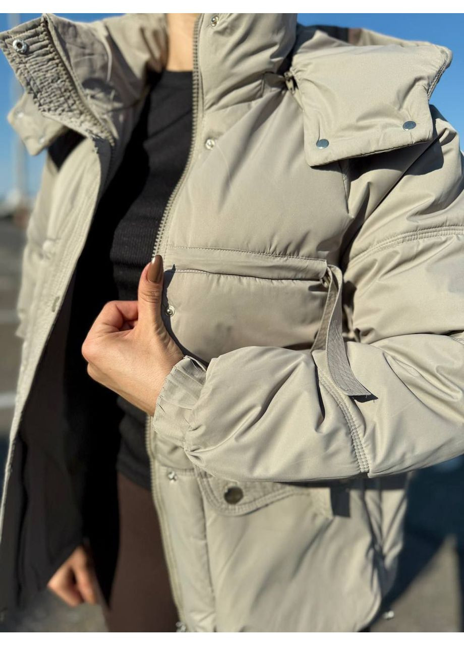 Оливкова демісезонна жіноча куртка з капюшоном і накладними кишенями | плащівка + халофайбер | розмірна сітка в описі куртка-пальто DK/DL Мода без кордонів