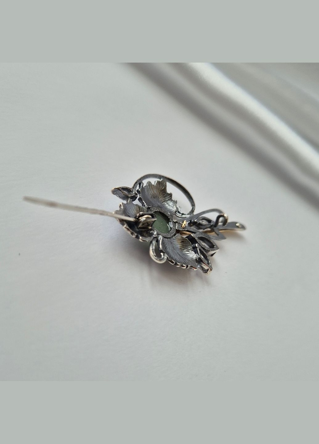 Срібна Брошка Квітка Клематіс з Гематитом срібло 925 проби Чорене 620006 8.37г No Brand (332996833)