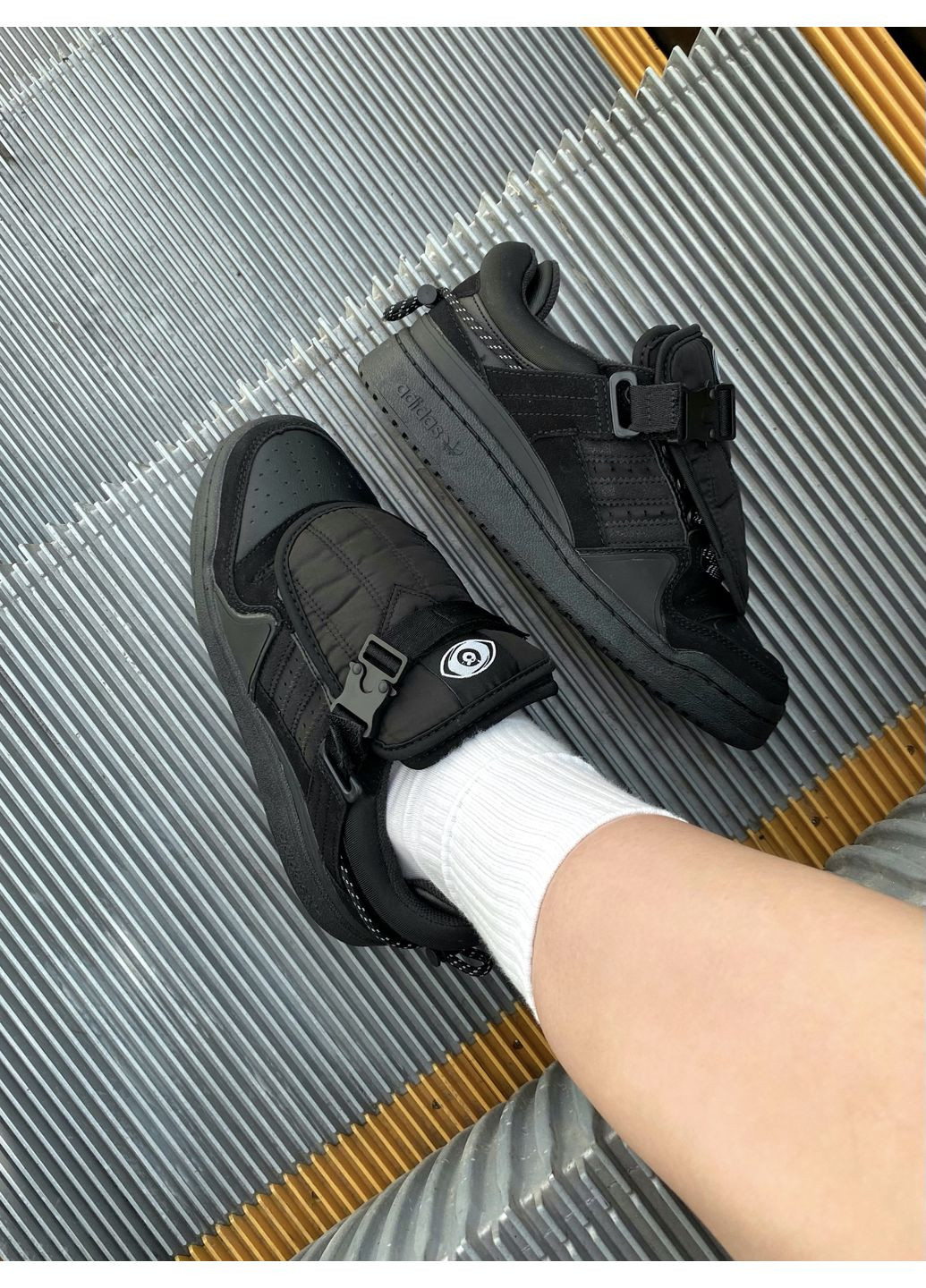 Чорні Осінні кросівки чоловічі та жіночі adidas forum "back to school" x bad bunny | адідас форум бед банні чорні No Brand