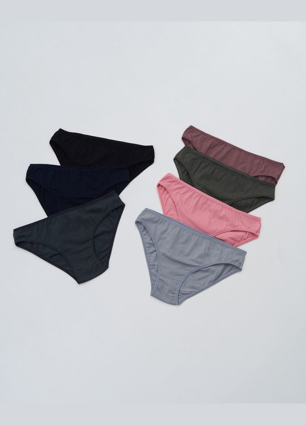 Набір жіночих базових трусиків тижневок - 7 шт Nicoletta (340276991)