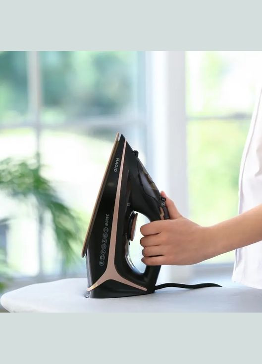 Гладильный хороший утюг MG-131 с керамическим покрытием для глажки одежды Magio (316464712)