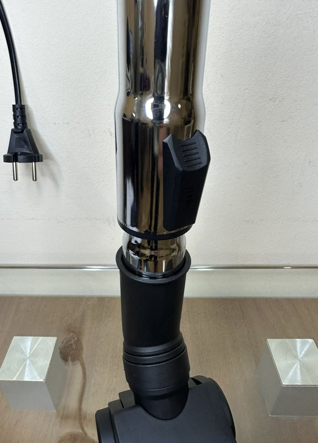 Ручной вертикальный пылесос 2500W для сухой уборки с HEPA filter More Rainberg RB-2265 (302244518)