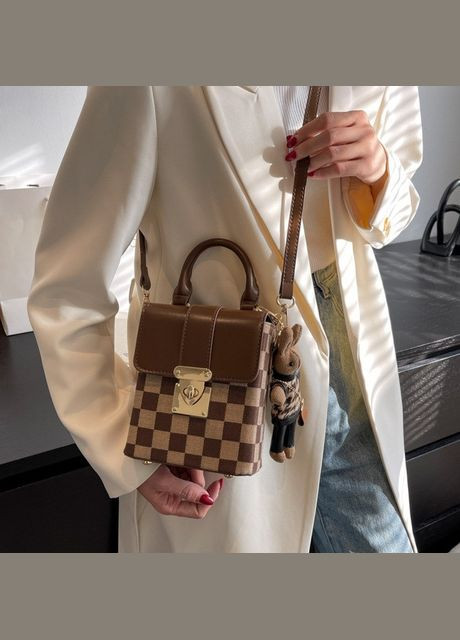 Жіноча міні сумочка клатч з зайцем брелоком 1 No Brand (298998179)