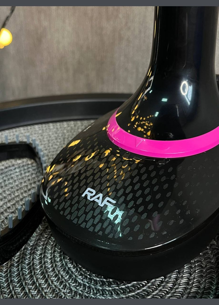 Вертикальний ручний відпарювач-парогенератор для одягу R.1317В 1500 Вт RAF (330828967)