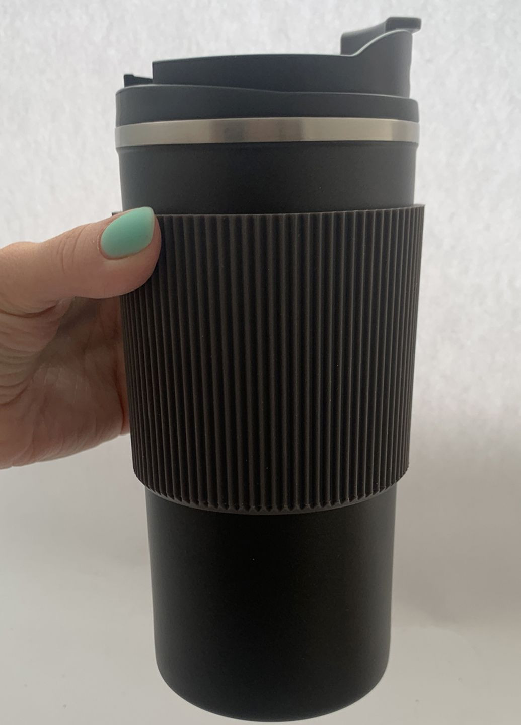 Термокружка с гравировкой "Ее величество кума", черная, 500 мл No Brand (322335408)