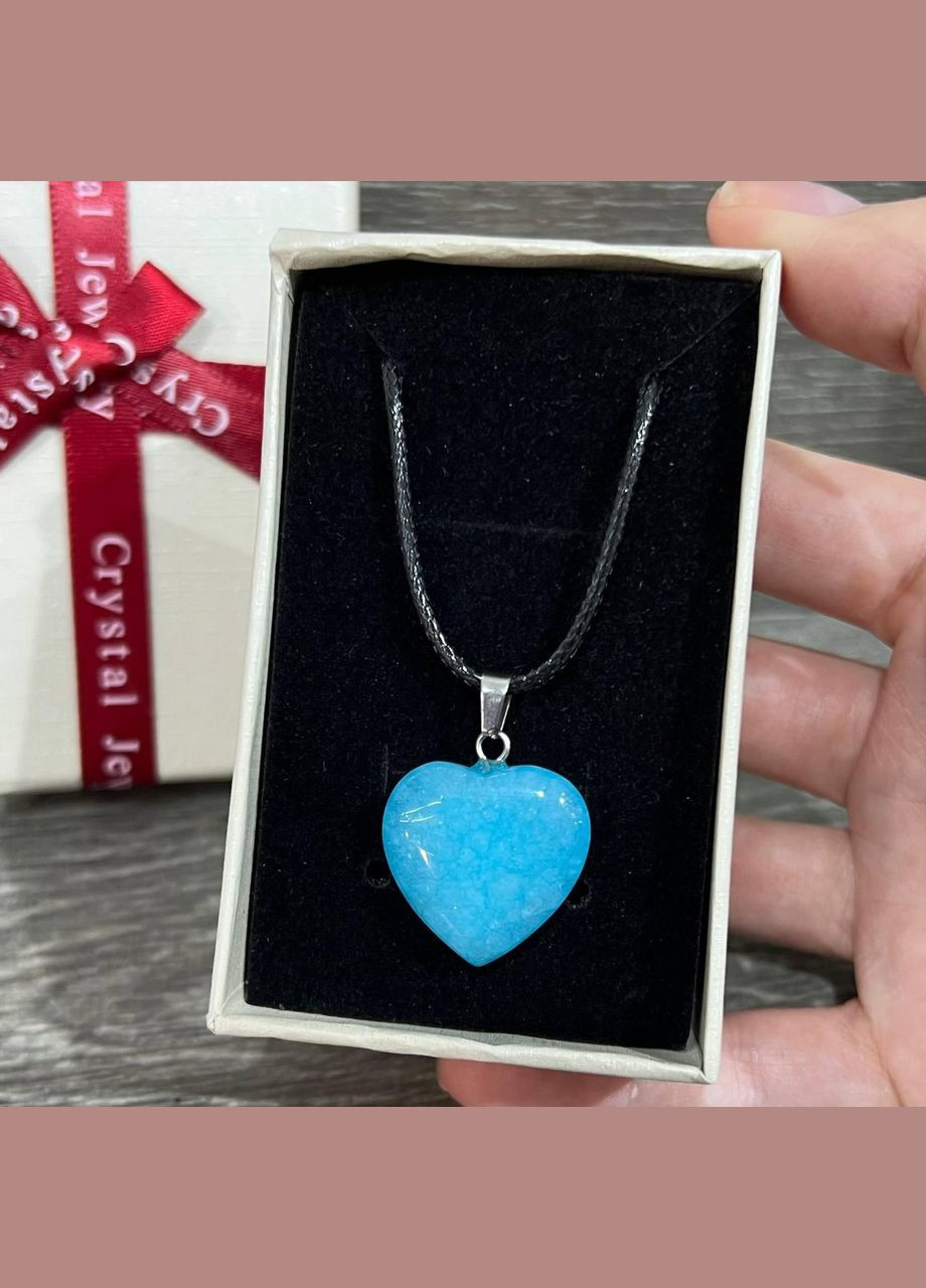 Кулон із натуральним каменем Лазурний Аквамарин у формі серця на шнурку в подарунковій коробочці No Brand (331291731)