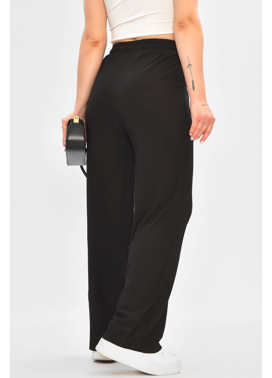 Штани жіночі розкльошені чорного кольору Let's Shop (353966432)