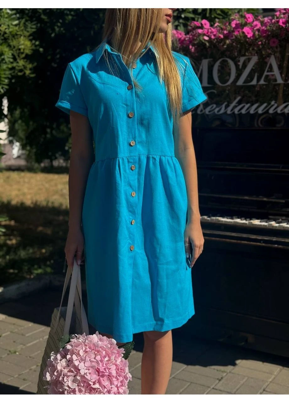 Голубое льняное платье-рубашка boho-chic с отрезной кокеткой и пуговицами Vakko однотонное