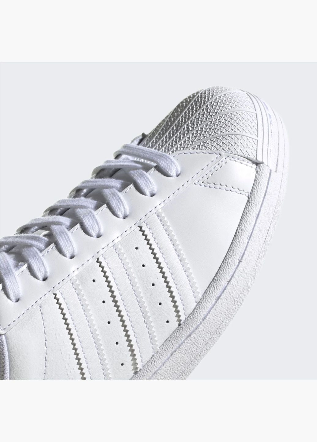 Белые демисезонные кроссовки мужские superstar white eg4960 adidas