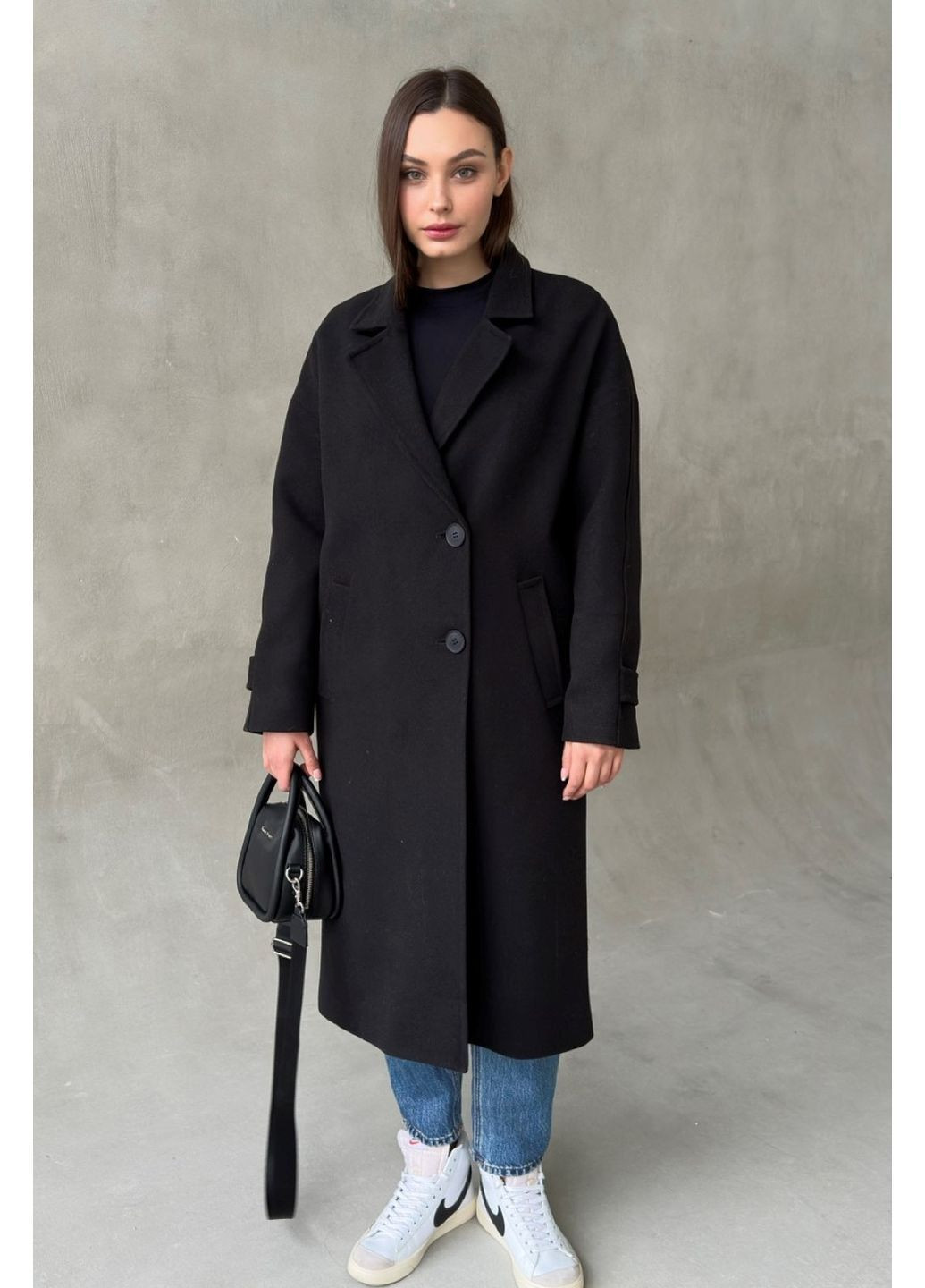 Черное зимнее Пальто зимнее F09 CHICLY