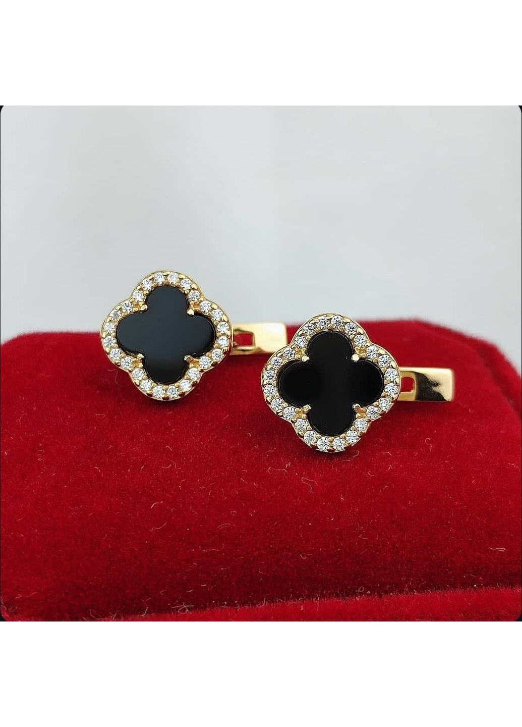 Срібні сережки 925 проби в позолоті в стилі Van Cleef (Ван Кліф) конюшина з чорним Оніксом та камінцями No Brand (372658809)