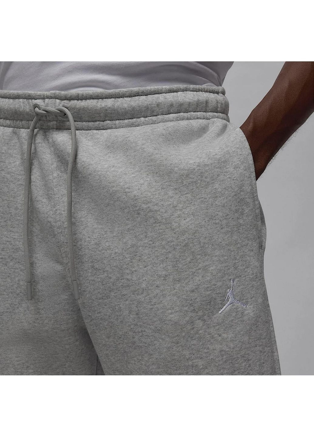 Серые демисезонные брюки Jordan