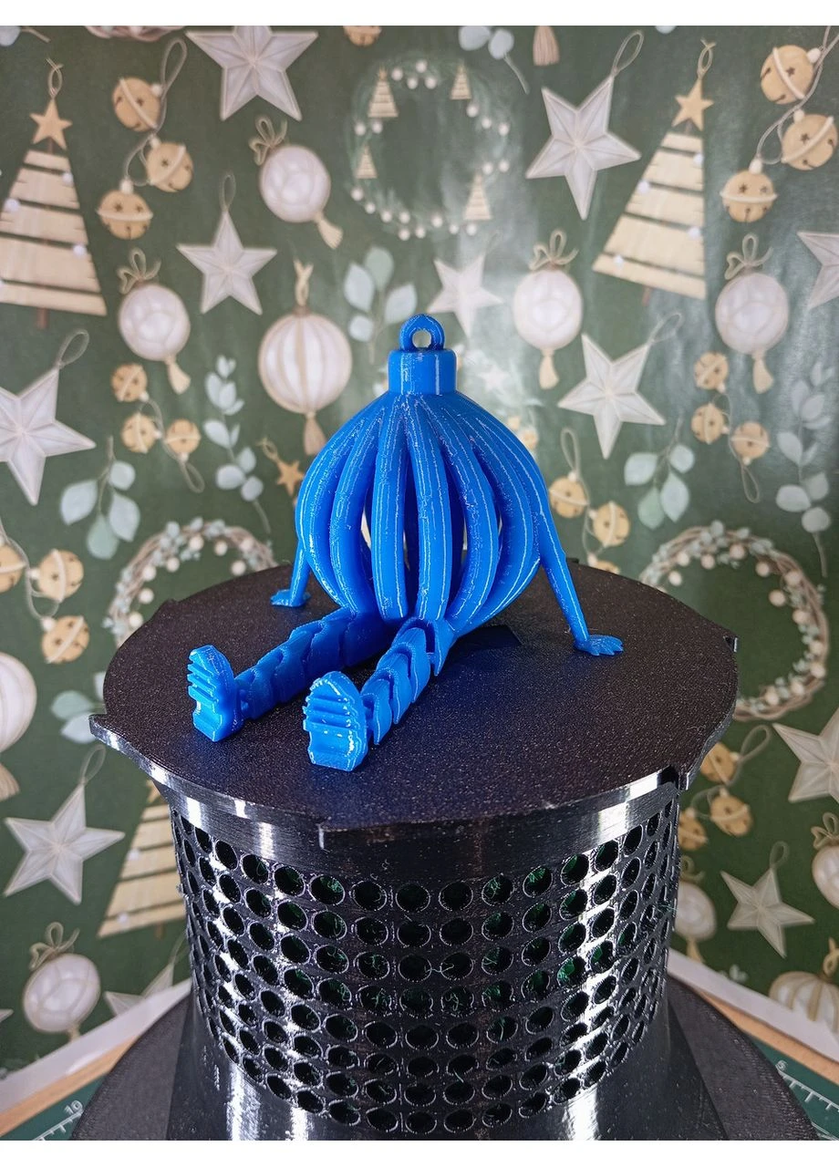 🎄🦵 Ялинкова прикраса «Christmas Ornament with Articulated Legs» 7 см 3D-друк No Brand (389268453)