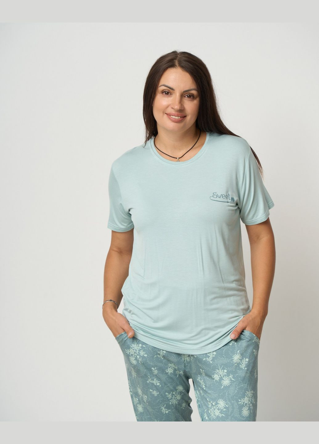 Бірюзова всесезон піжама жіноча футболка з капрі віскоза батал розмір 2xl, 3xl, 4xl, 5xl футболка + капрі Nicoletta Піжама