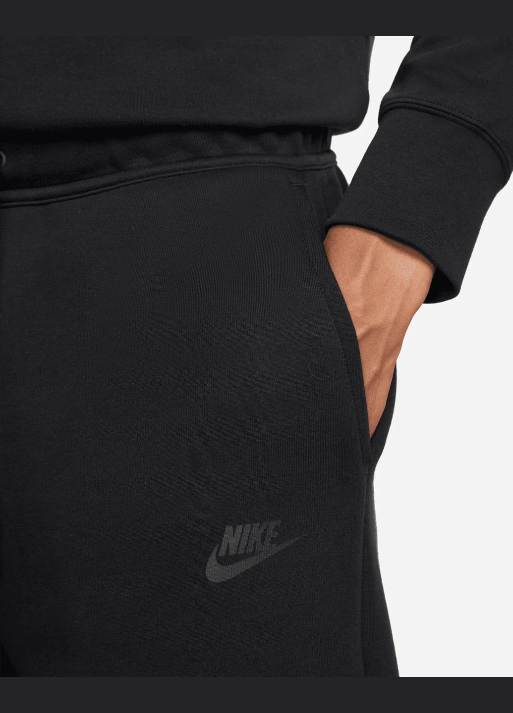 Шорти чоловічі Tech Fleece FB8171-010 чорні Nike (290983547)
