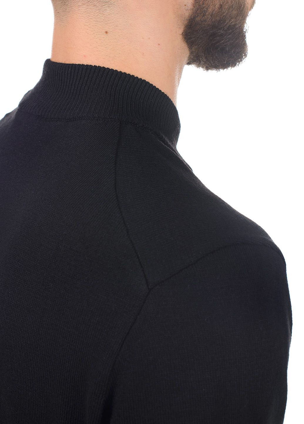 Черный мужской тонкий свитер "стойка" SVTR