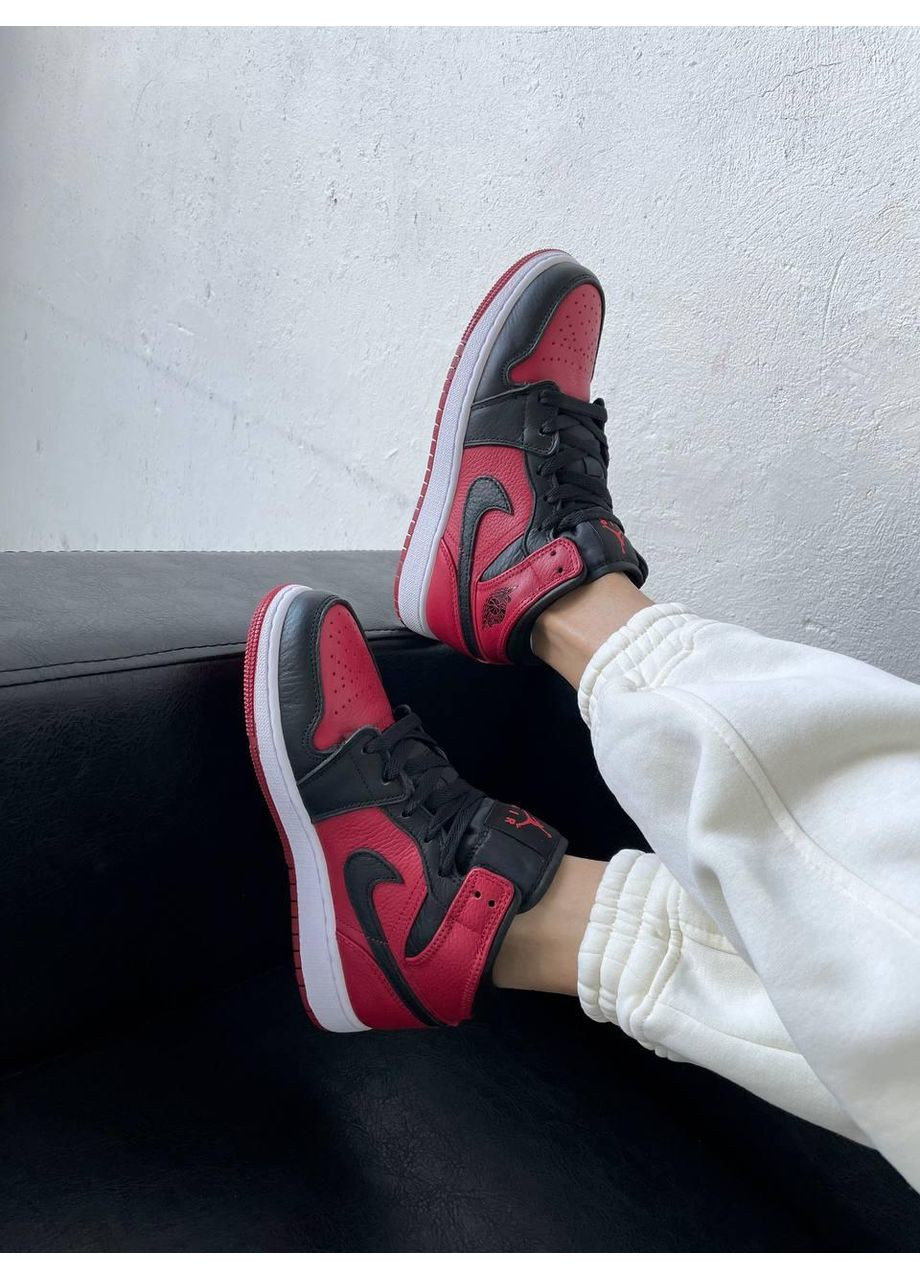 КРОСІВКИ ЖІНОЧІ NIKE AIR JORDAN 1 RETRO MID RED BLACK WHITE НАЙК АІР ДЖОРДАН No Brand чорні демісезони (367176942)