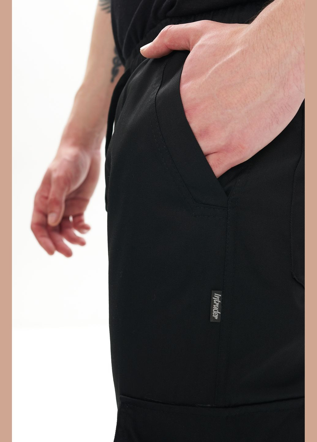 Черные повседневный, кэжуал демисезонные прямые брюки Intruder