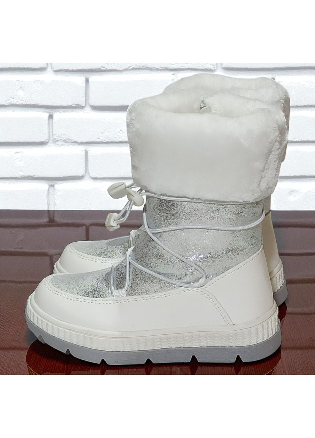 Зимові черевики для дівчинки, дутики на овчині Клібі Clibee (365578829)