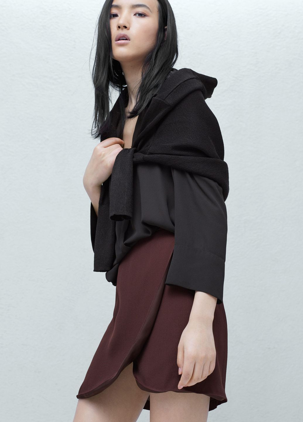 Бордовая повседневная однотонная юбка черный Mango